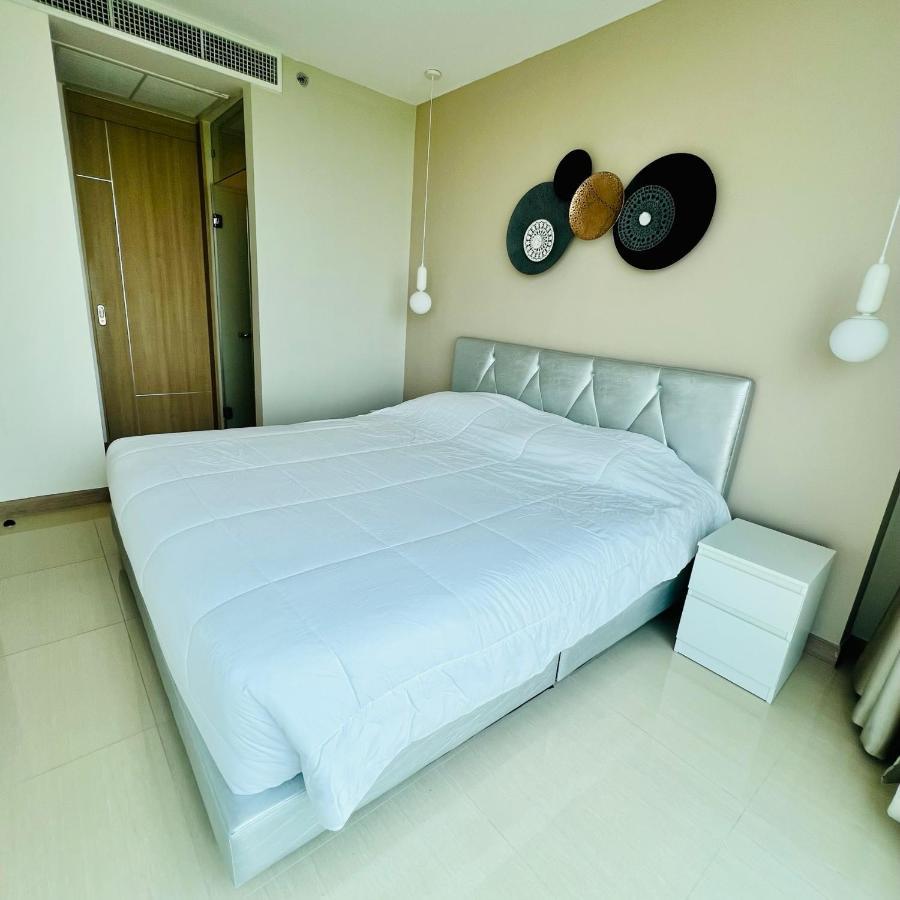 Riviera Jomtien Roomy 1-Bdr Seaview Condo Praia de Jomtien Exterior foto